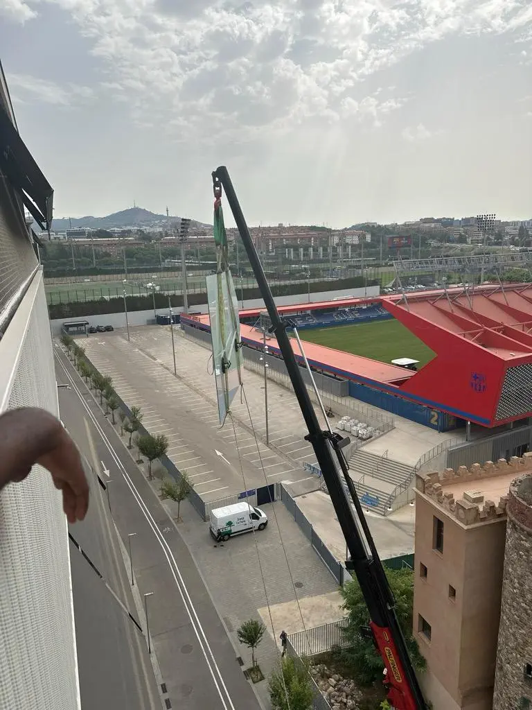 Reposicion De Vidrio Con Grua