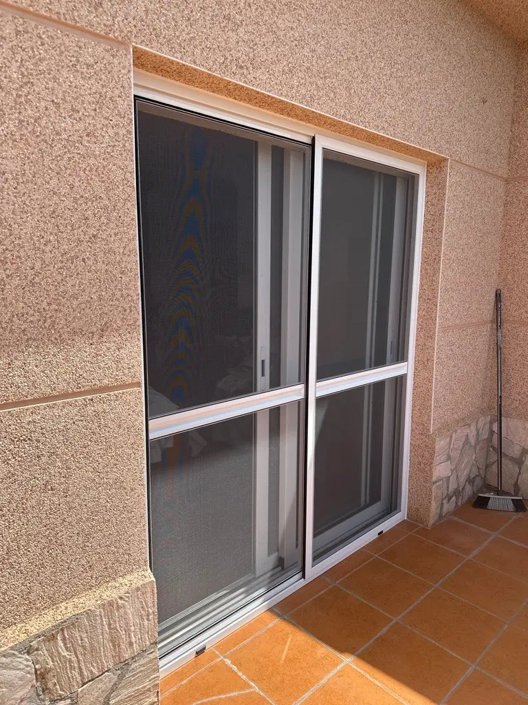 Proyecto de mosquiteras a medida de Masque Vidre 100
